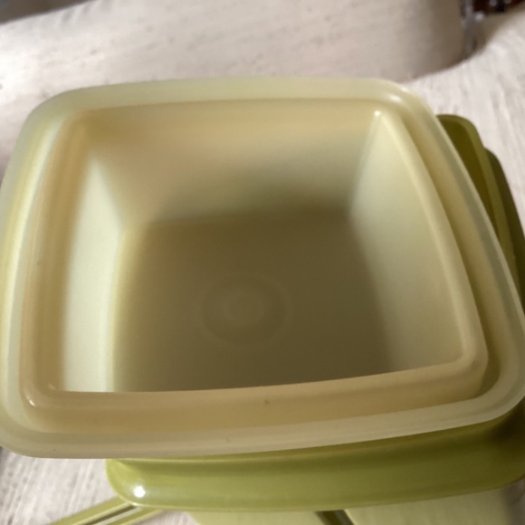 VINTAGE AVOCADO GREEN TUPPERWARE PICK-A-DELI PICKLE/MARINADES CONTAINER - Picture 3 of 6